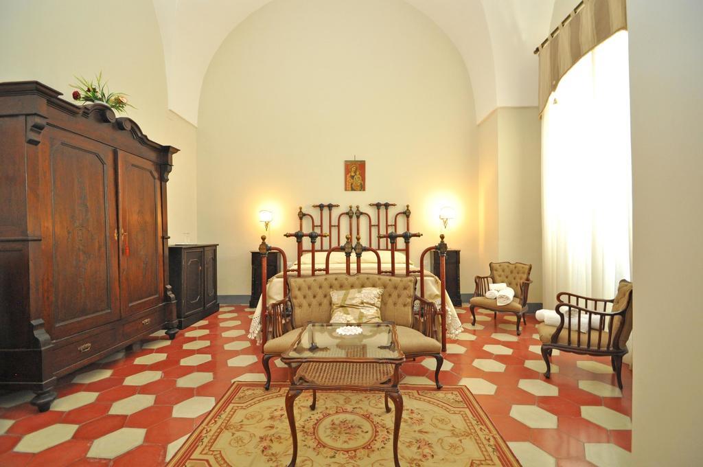 Palazzo De Donatis B&B Melissano Habitación foto