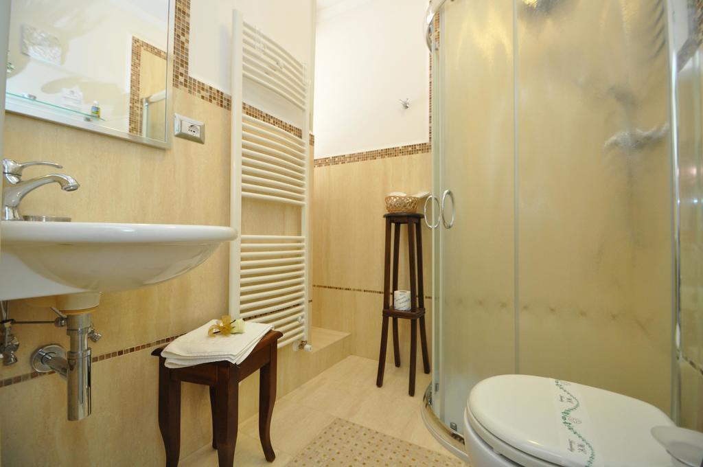 Palazzo De Donatis B&B Melissano Habitación foto